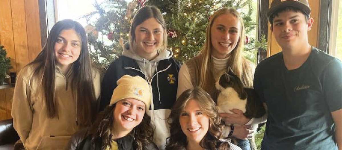 A group photo of women.